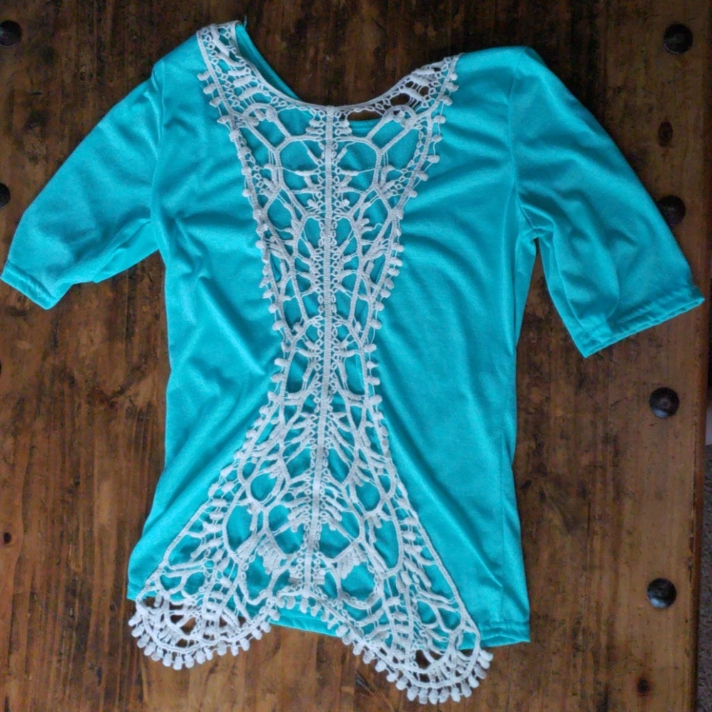 Quarter sleeve t-shirt